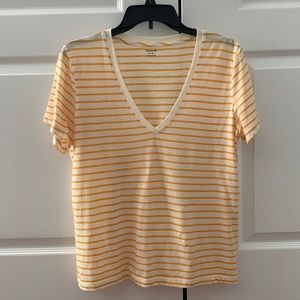 Madewell size medium gold and cream v neck t shirt
